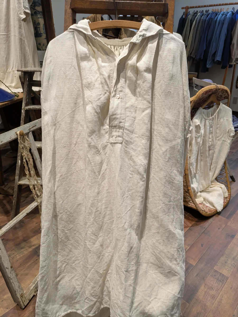 リネンのスリーピングシャツ